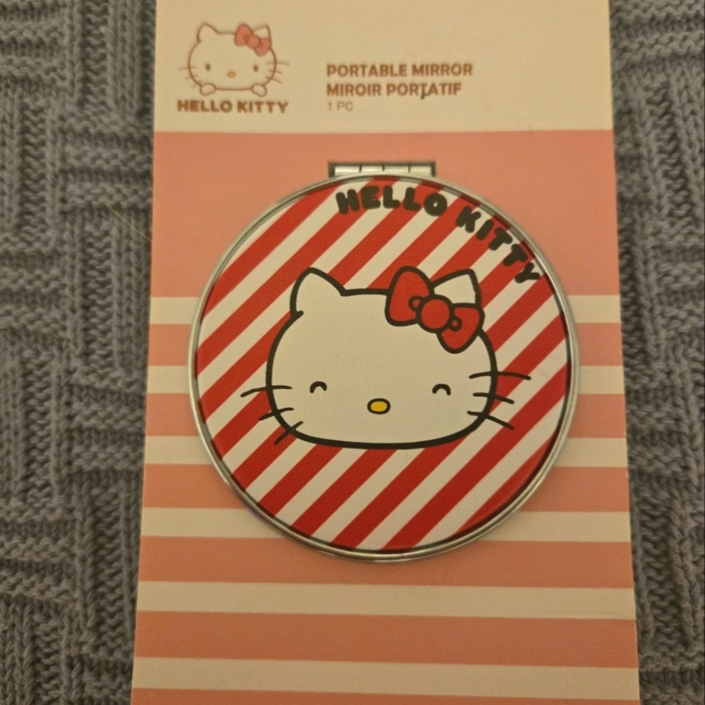 Hello Kitty Mirroe Compact